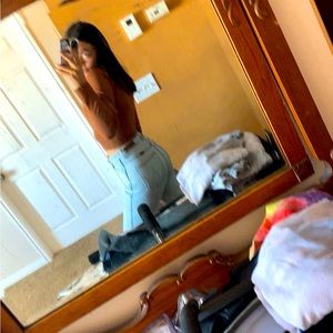 Meet your Posher, Olivia